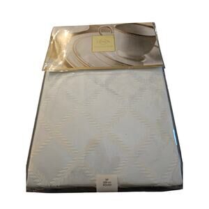 Lenox Laurel Leaf Tablecloth 90 Inch Round New